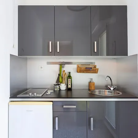 Chez Stephanie De - Superbe Design En Centre Avec Piscine *