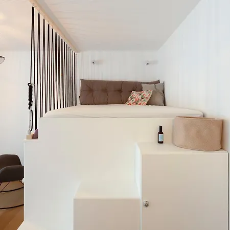 Chez Stephanie De - Superbe Design En Centre Avec Piscine *
