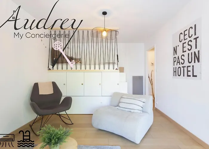 Chez Stephanie De - Superbe Design En Centre Avec Piscine